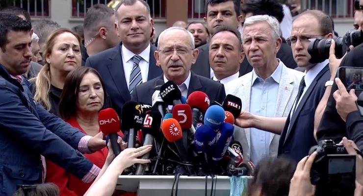 Kılıçdaroğlu: "Baskıdan Kurtulmak İçin Herkesi Sandığa Davet Ediyorum" Kılıçdaroğlu: "Baskıdan Kurtulmak İçin Herkesi Sandığa Davet Ediyorum"