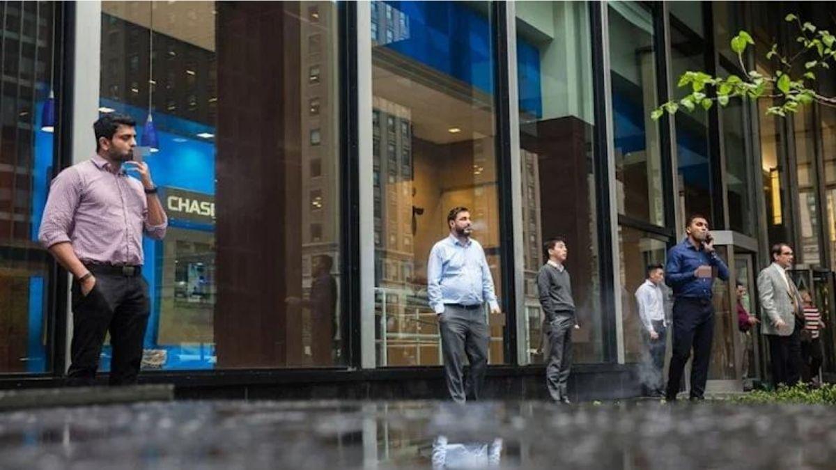 Sigara Bağımlıları Yılda Bir Hafta Daha Az Çalışıyor Sigara Bağımlıları Yılda Bir Hafta Daha Az Çalışıyor