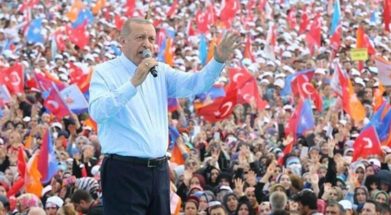 Erdoğan'a "Hitler Bıyığı" Çizdiği İçin Tutuklanan Lise Öğrencisi Tahliye Oldu