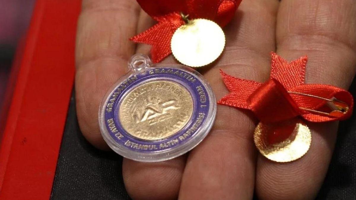 Maliye Bakanlığı’ndan Altın Kararı: Yarım Gram Altın Tedavülden Kalkıyor Maliye Bakanlığı’ndan Altın Kararı: Yarım Gram Altın Tedavülden Kalkıyor